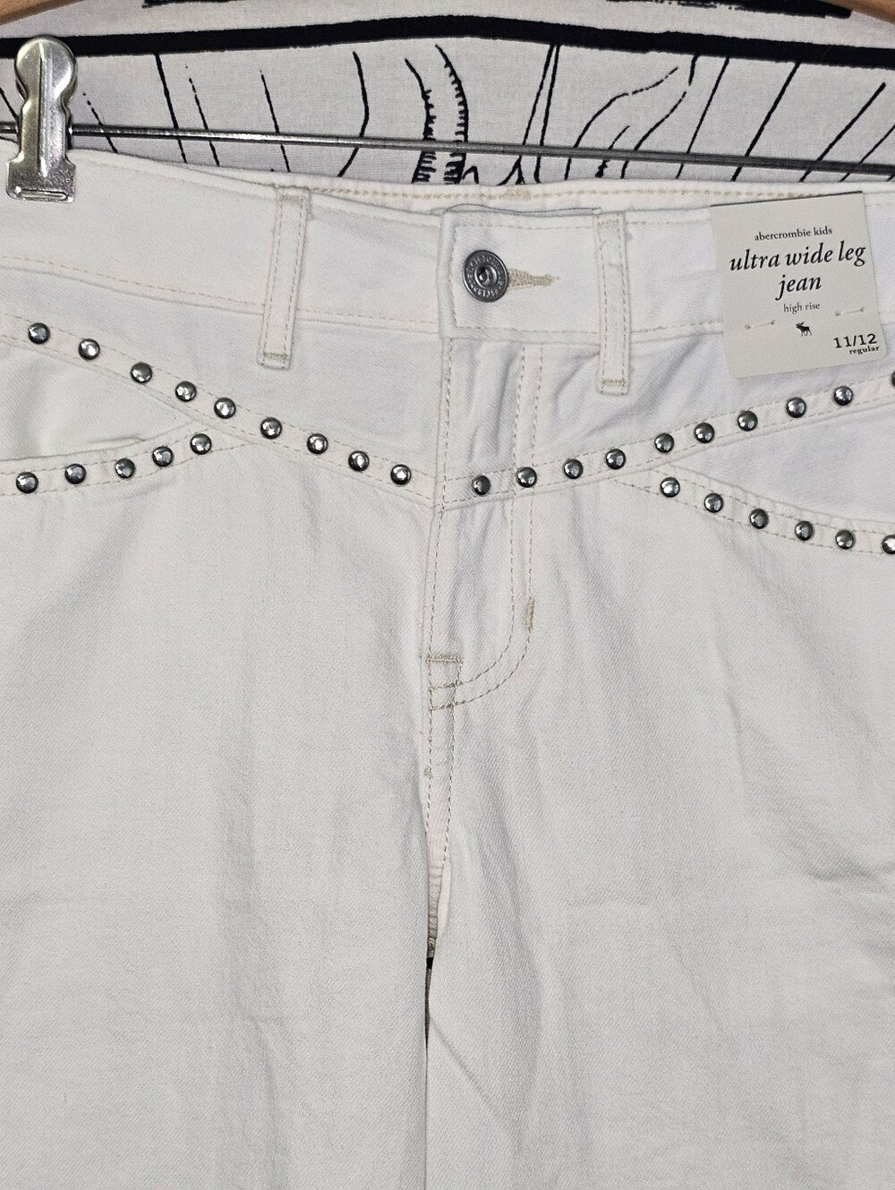 NWT Abercrombie Kids Ultra Wide Leg White Stud-Accent High Rise Jeans 11/12 - Picture 4 of 12